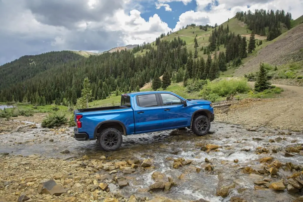 Silverado 1500 I-4 Turbo vs 3L Duramax - Which To Choose