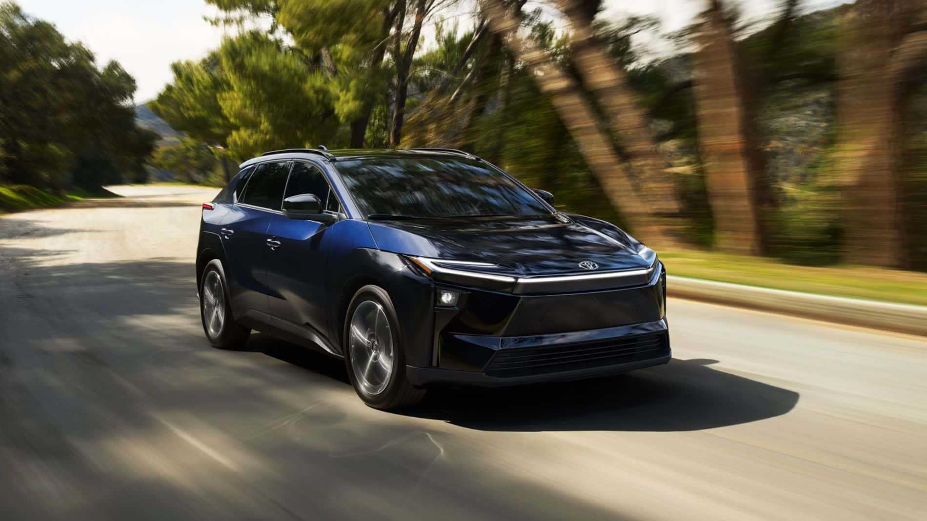 トヨタ bZ4X ⑤ 2MT 202 ブラック × 8S6 ダークブルーマイカ 8s6.png