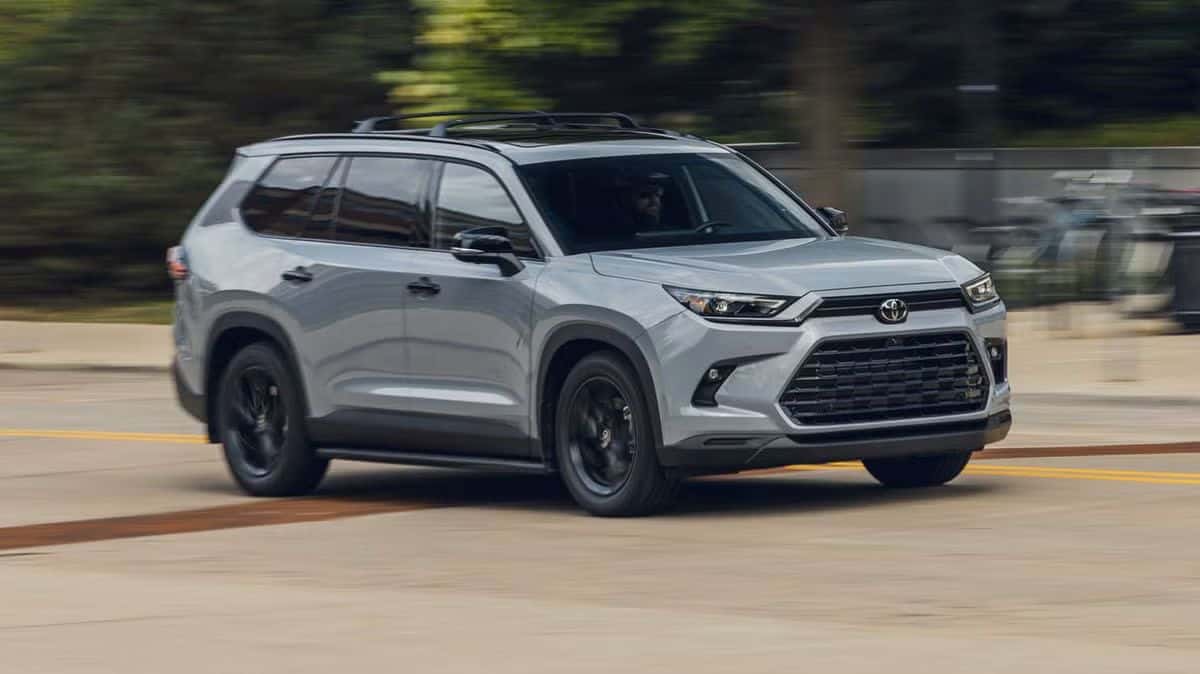 2026 Toyota Grand Highlander lifestyle image