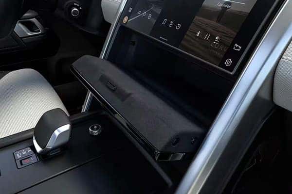2026 Land Rover Discovery Towing