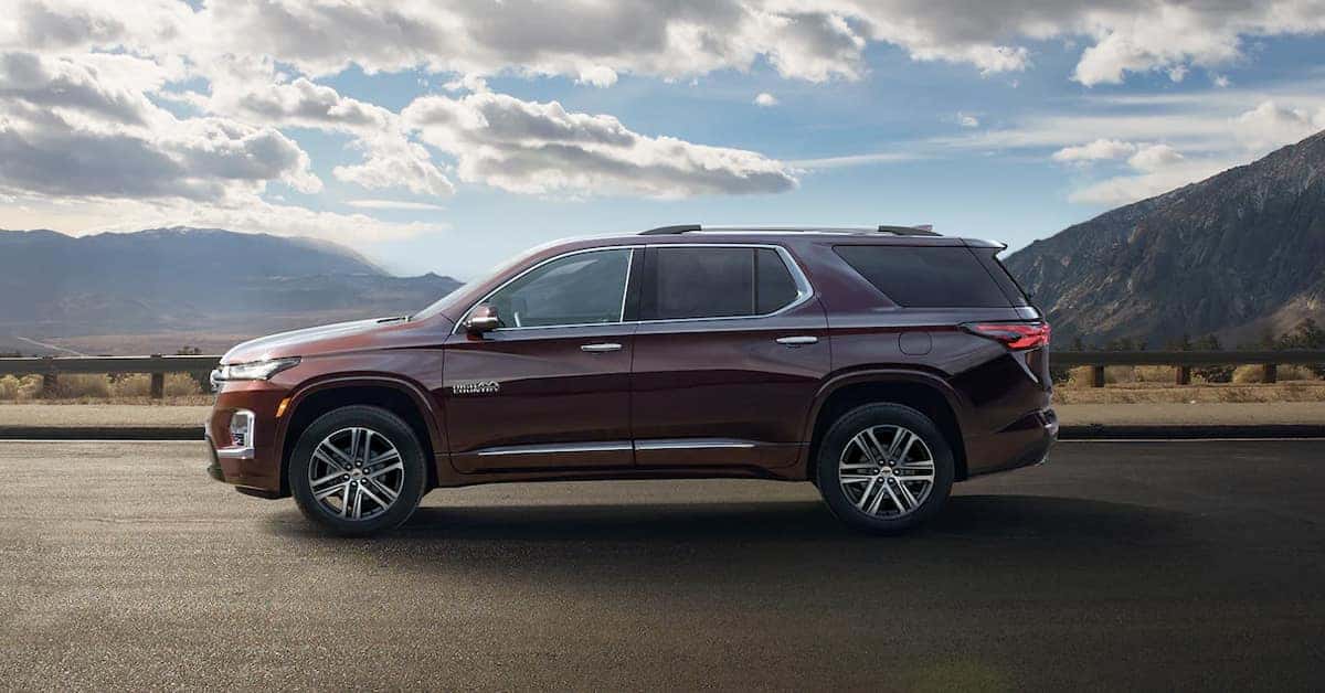 2023 Chevy Traverse Side View