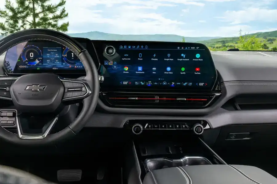 Silverado Interior and Tech