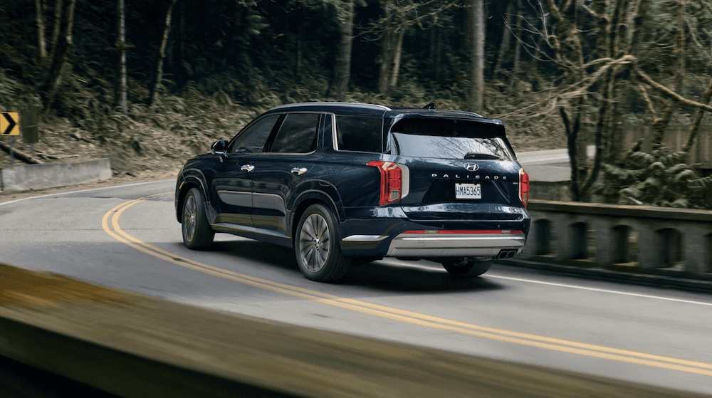 2025 Hyundai Palisade driving in Mobile, AL