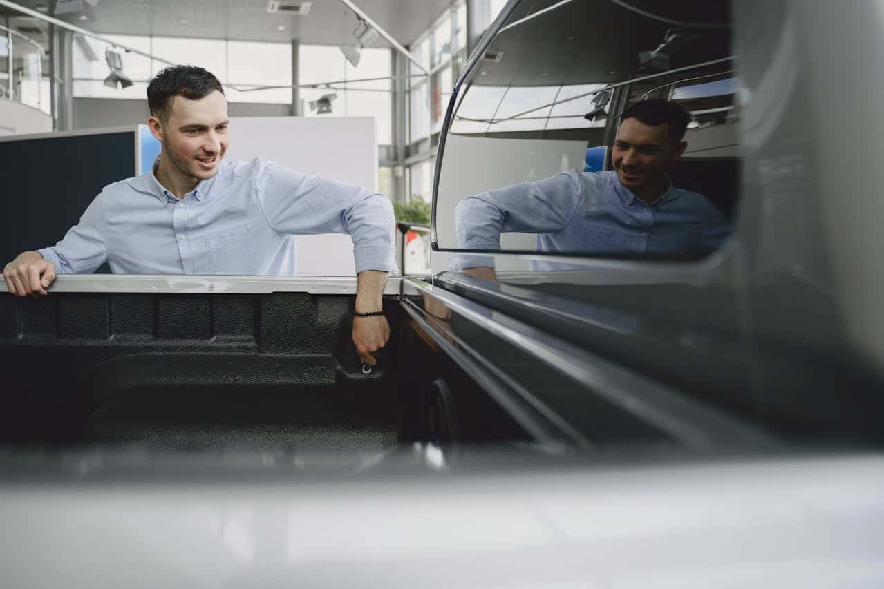 Is-It-the-Right-Time-to-Buy-a-Car--How-to-Know-if-You-Should-Buy-Right-Now