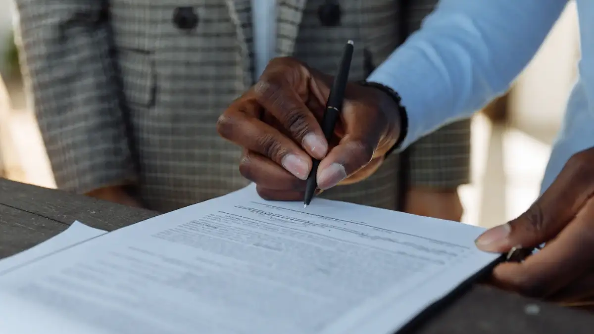 Sign and Drive lease deal completed at Transitowne Auto dealer