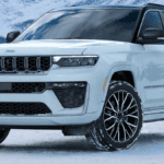 Jeep Grand Cherokee in the Snow